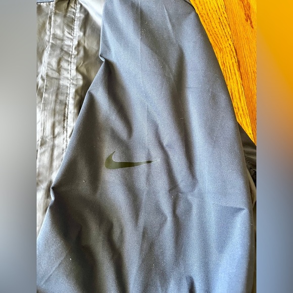 Nike Shield Size Large Windbreaker Jacket - Blue - Picture 6 of 14